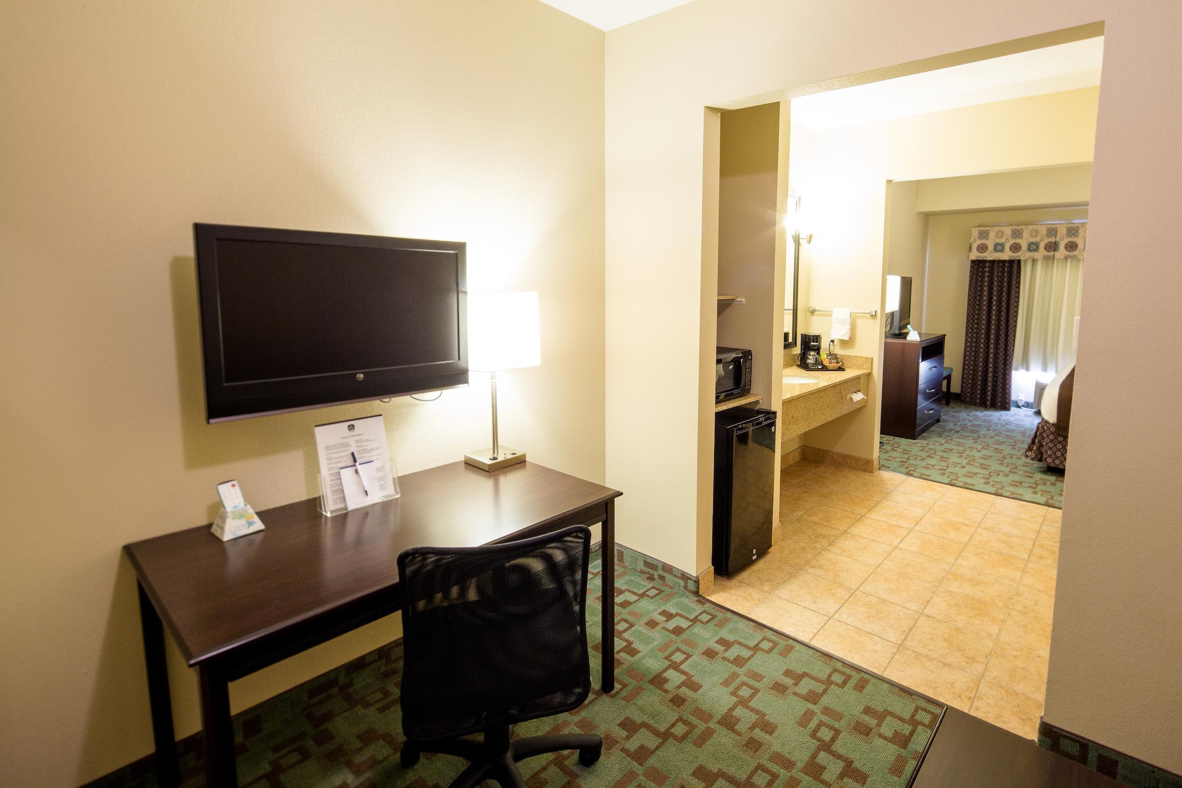 Best Western Plus Eastgate Inn & Suites Wichita Esterno foto