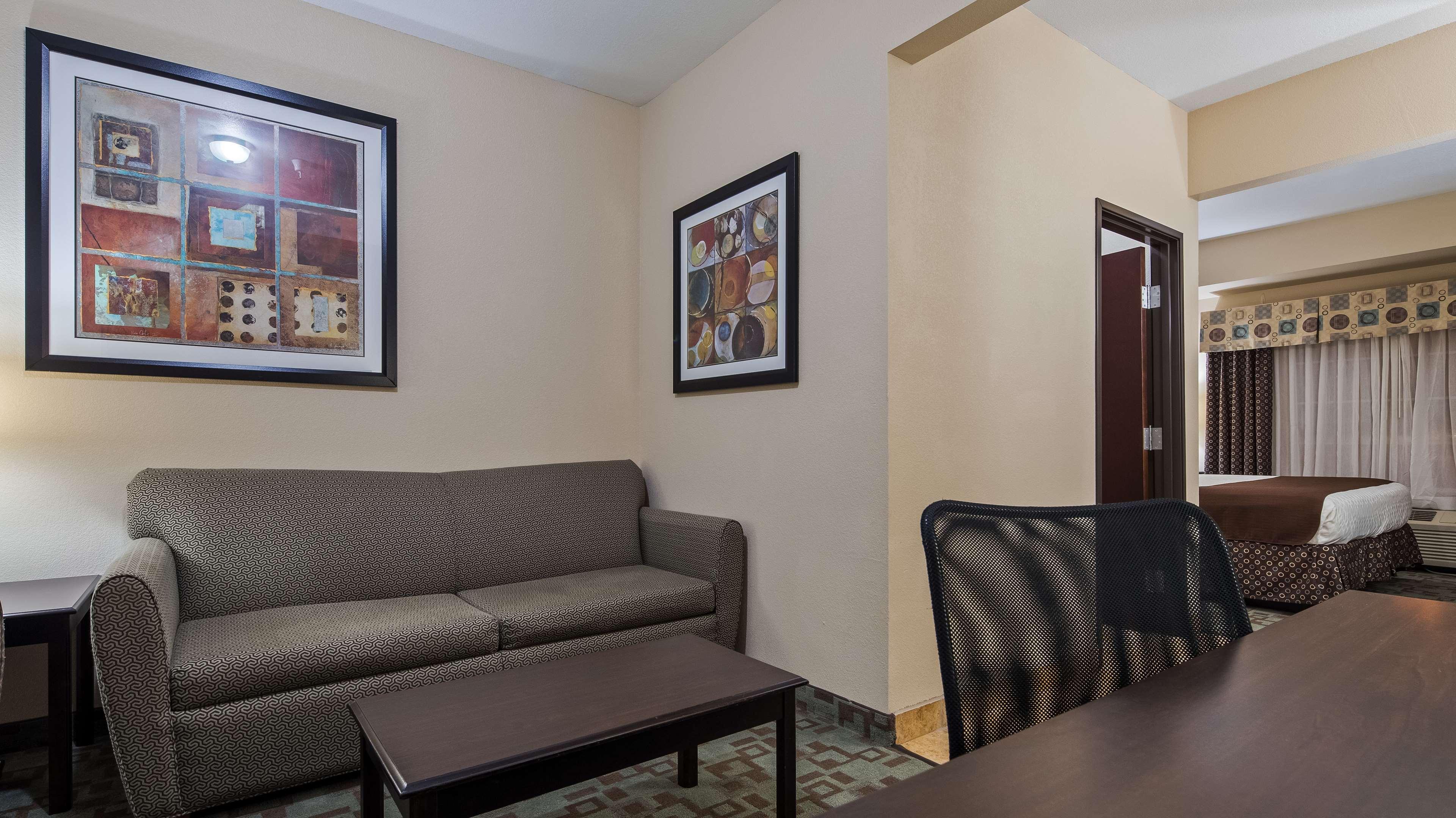 Best Western Plus Eastgate Inn & Suites Wichita Esterno foto