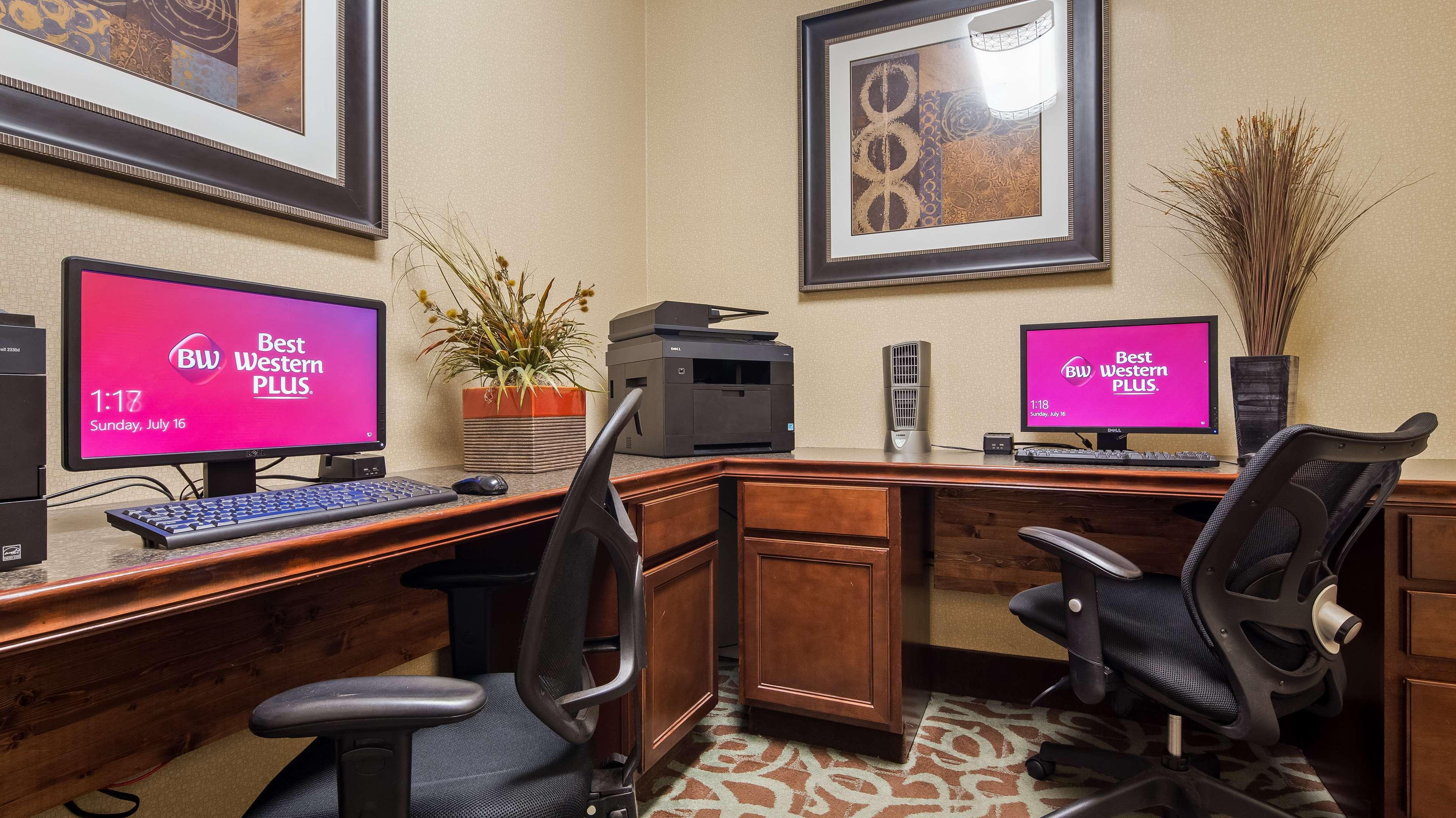 Best Western Plus Eastgate Inn & Suites Wichita Esterno foto