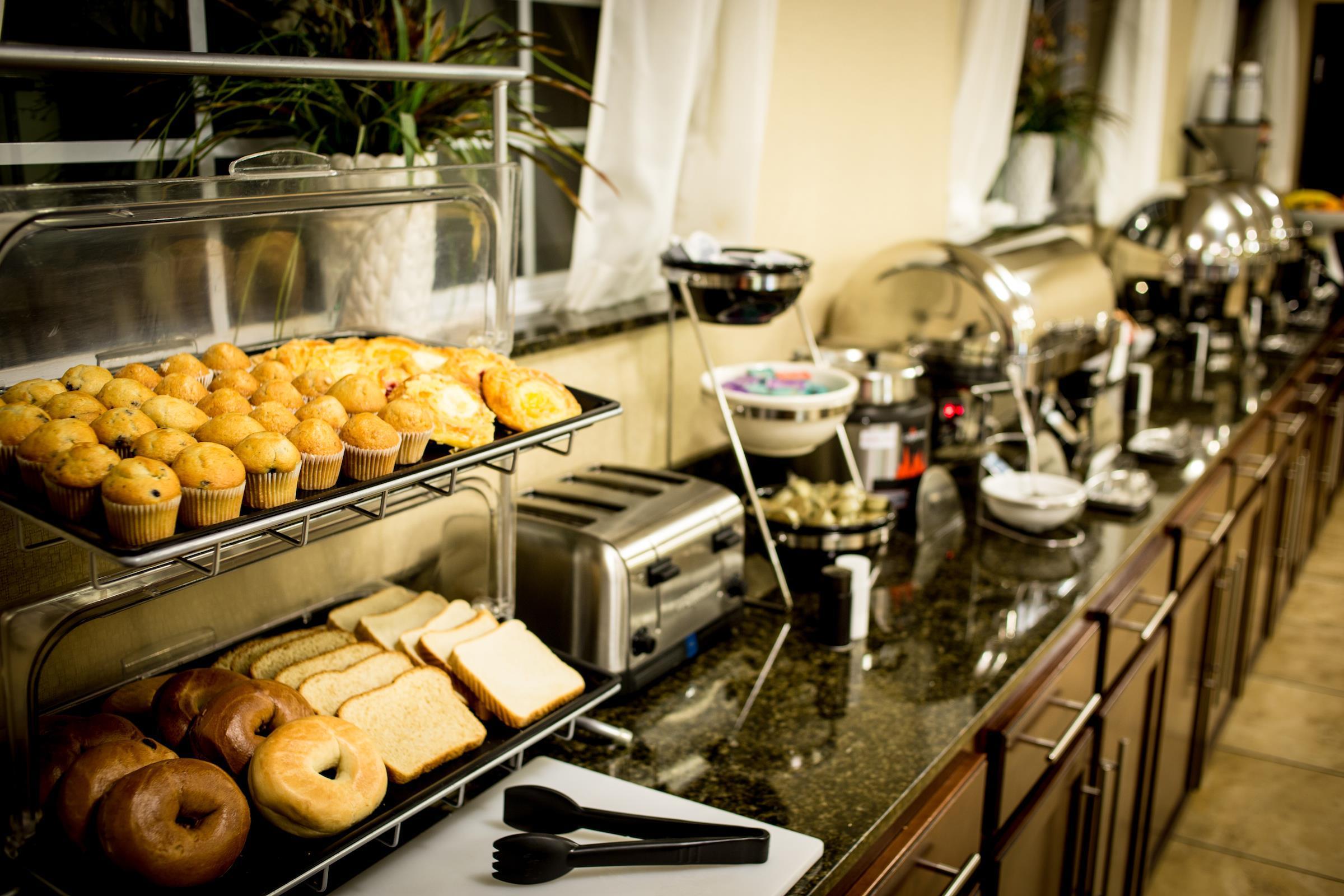 Best Western Plus Eastgate Inn & Suites Wichita Esterno foto