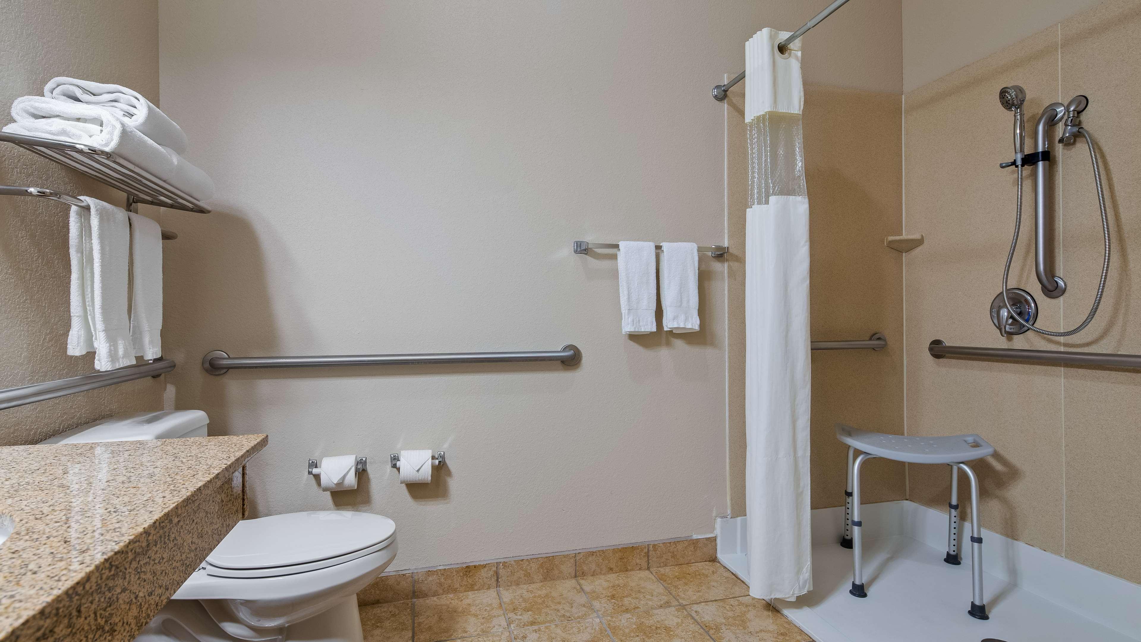 Best Western Plus Eastgate Inn & Suites Wichita Esterno foto