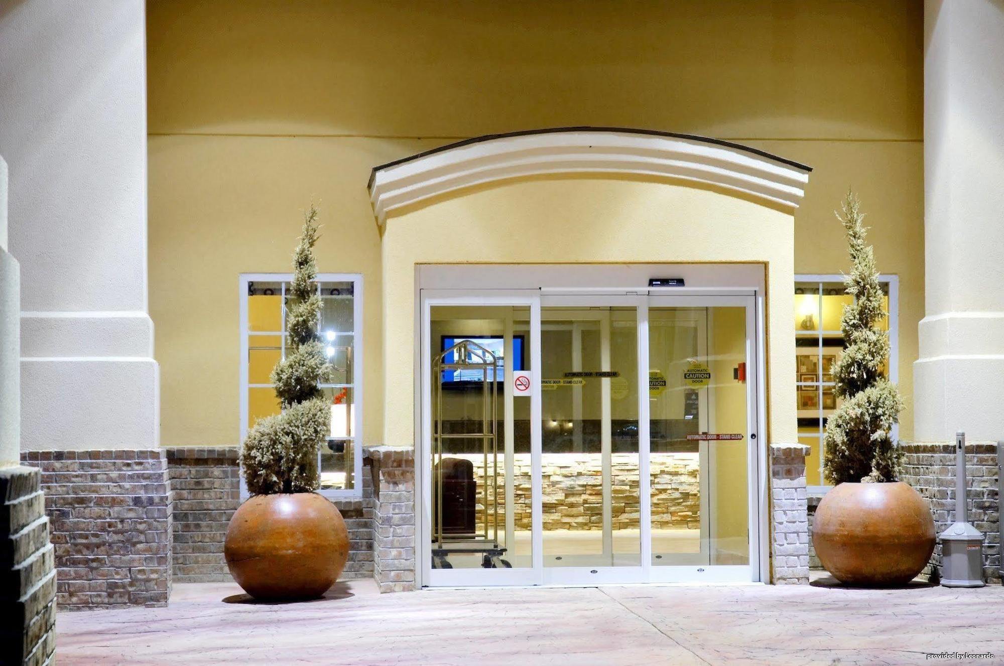 Best Western Plus Eastgate Inn & Suites Wichita Esterno foto
