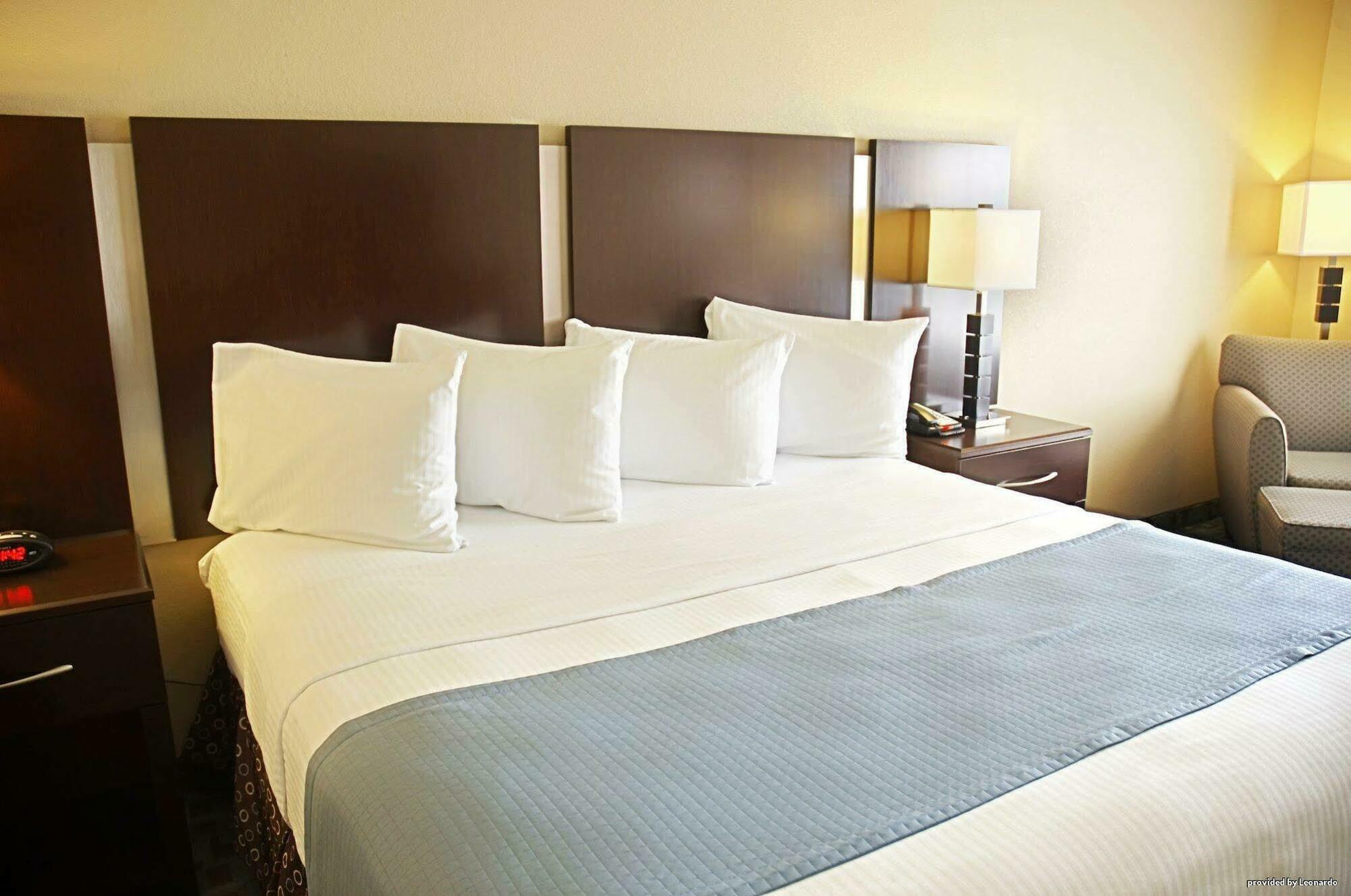 Best Western Plus Eastgate Inn & Suites Wichita Esterno foto