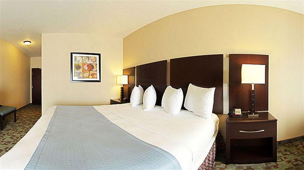 Best Western Plus Eastgate Inn & Suites Wichita Esterno foto
