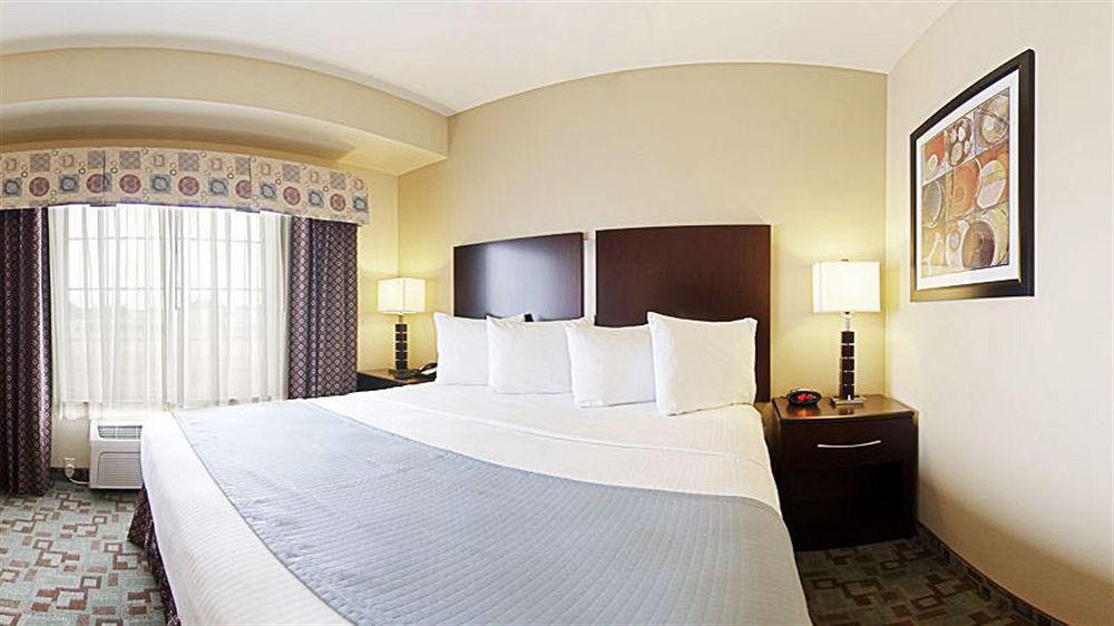 Best Western Plus Eastgate Inn & Suites Wichita Esterno foto
